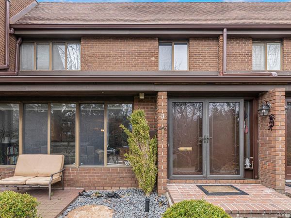 3 Oldfield, Roslyn, NY 11576