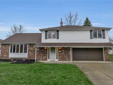 1 Idlebrook Court, Lancaster, NY 14086