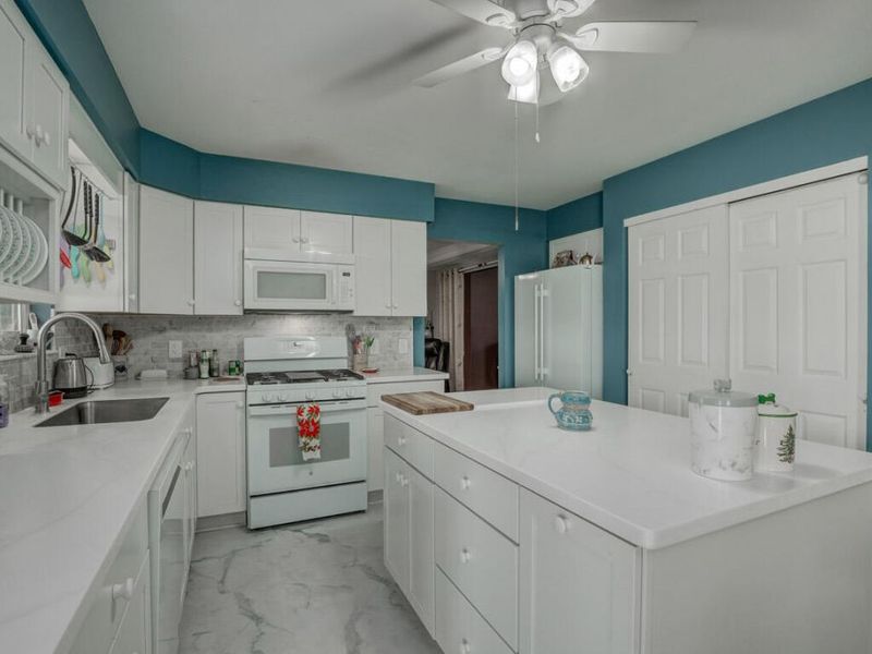 6566 Blossomwood Court, Florence, KY 41042 Photo 8
