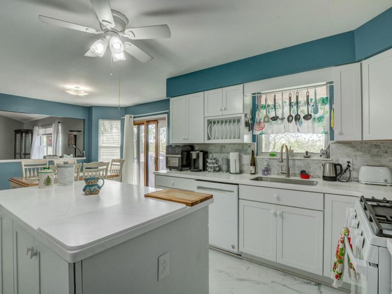 6566 Blossomwood Court, Florence, KY 41042 Photo 9