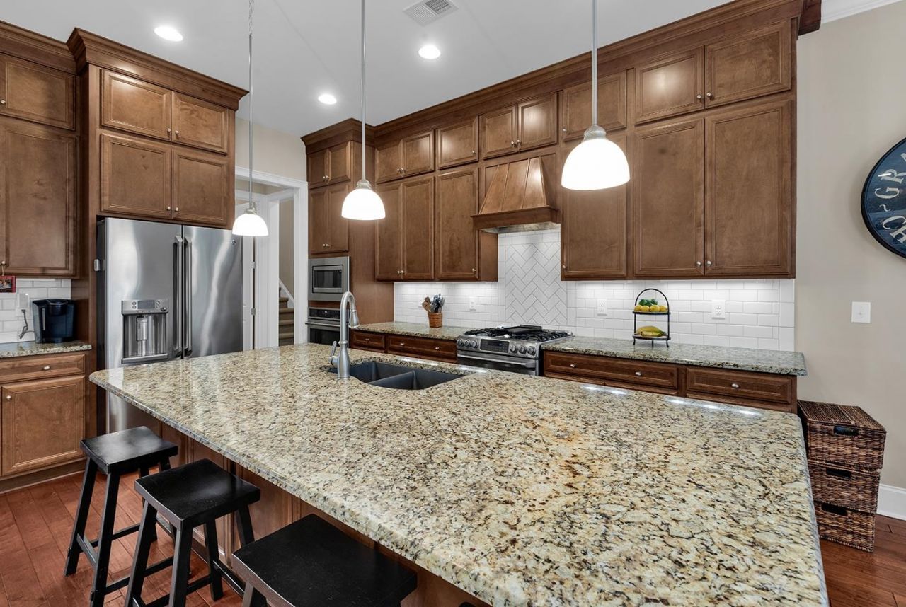 673 Woody Point Dr. Photo 10