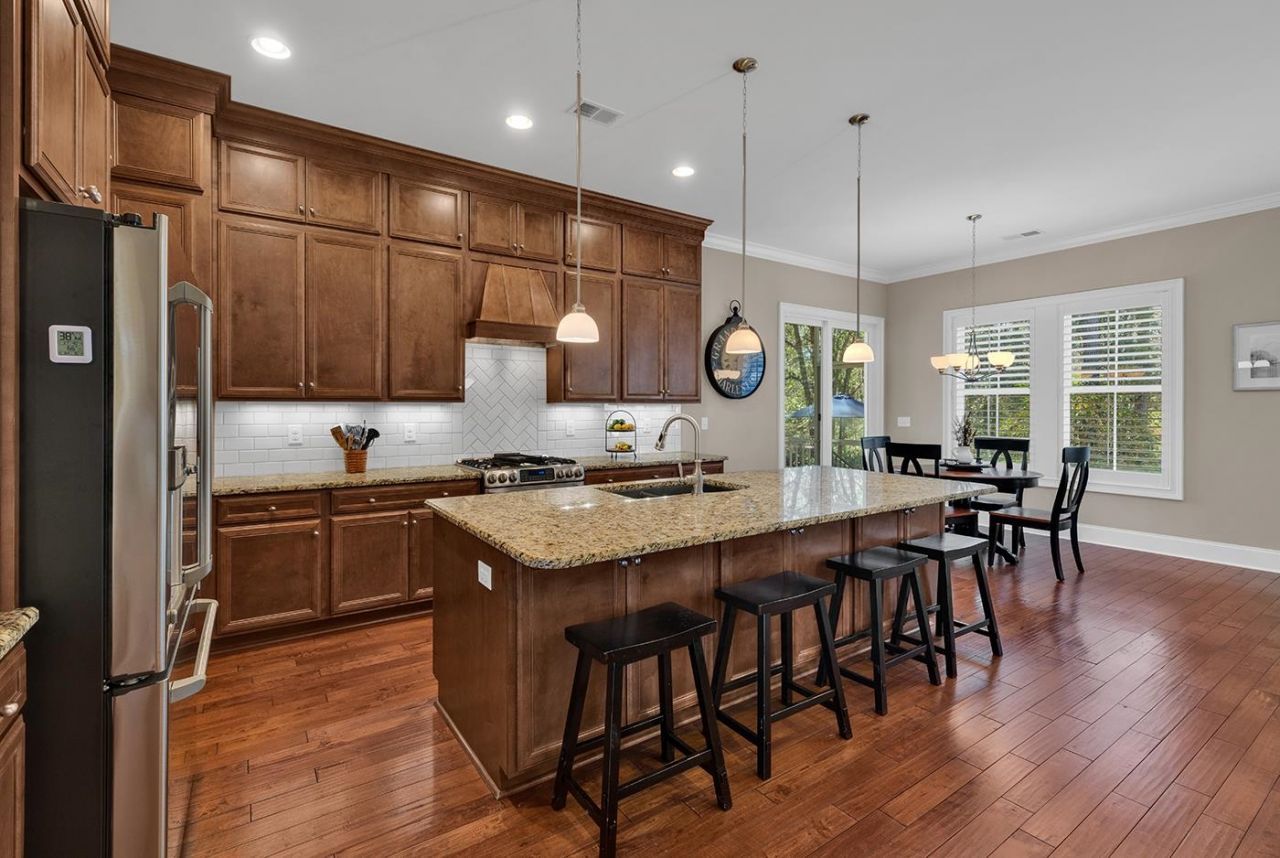 673 Woody Point Dr. Photo 6