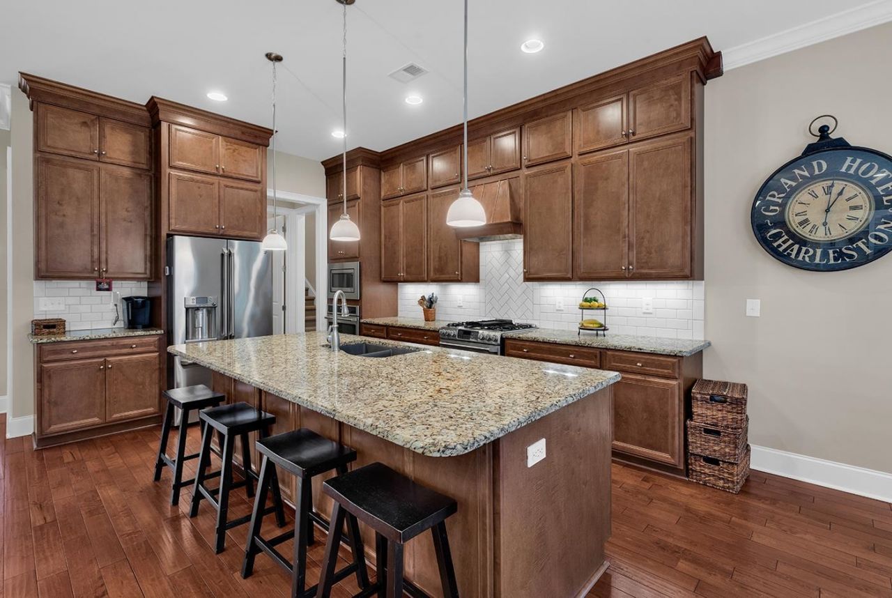 673 Woody Point Dr. Photo 9