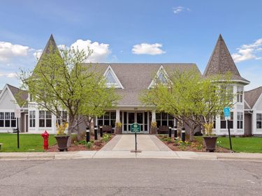 100 Clydesdale Trail, Unit 110, Medina, MN 55340