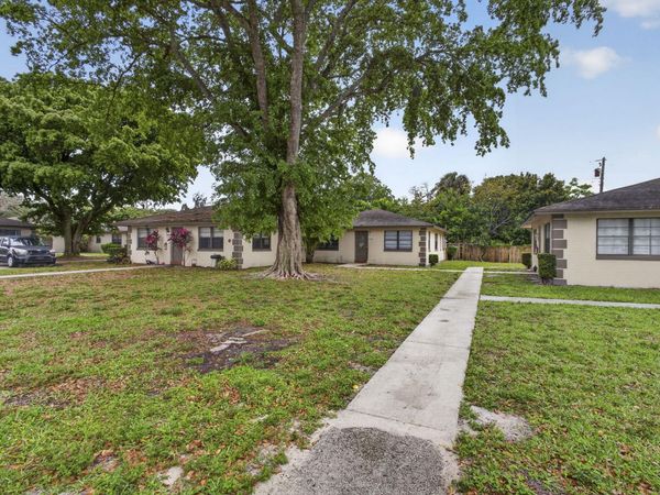 4726 Summit Boulevard, West Palm Beach, FL 33415