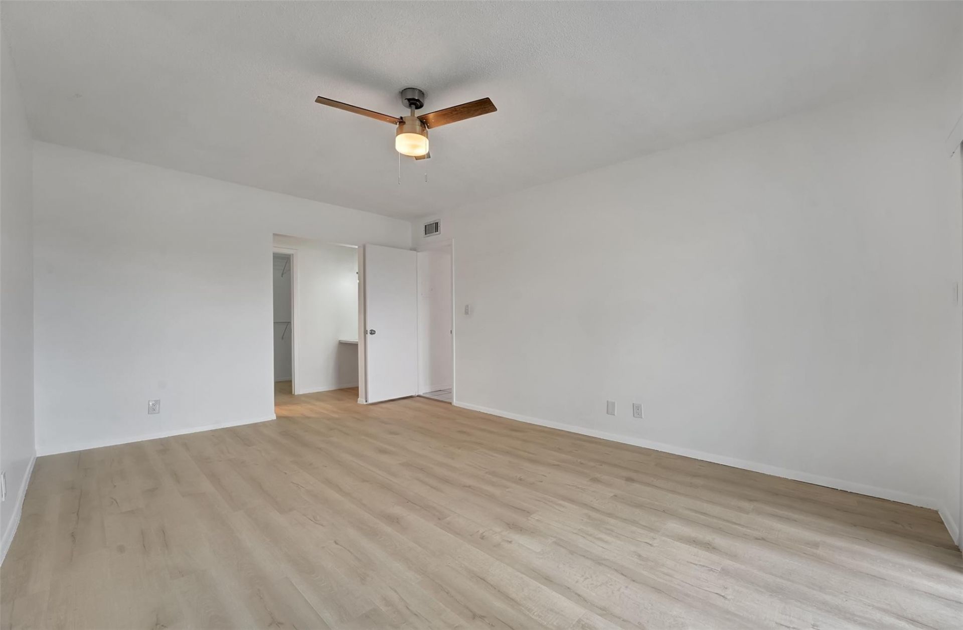 6289 Lear Drive, Unit 403, Lake Worth, FL 33462 Photo