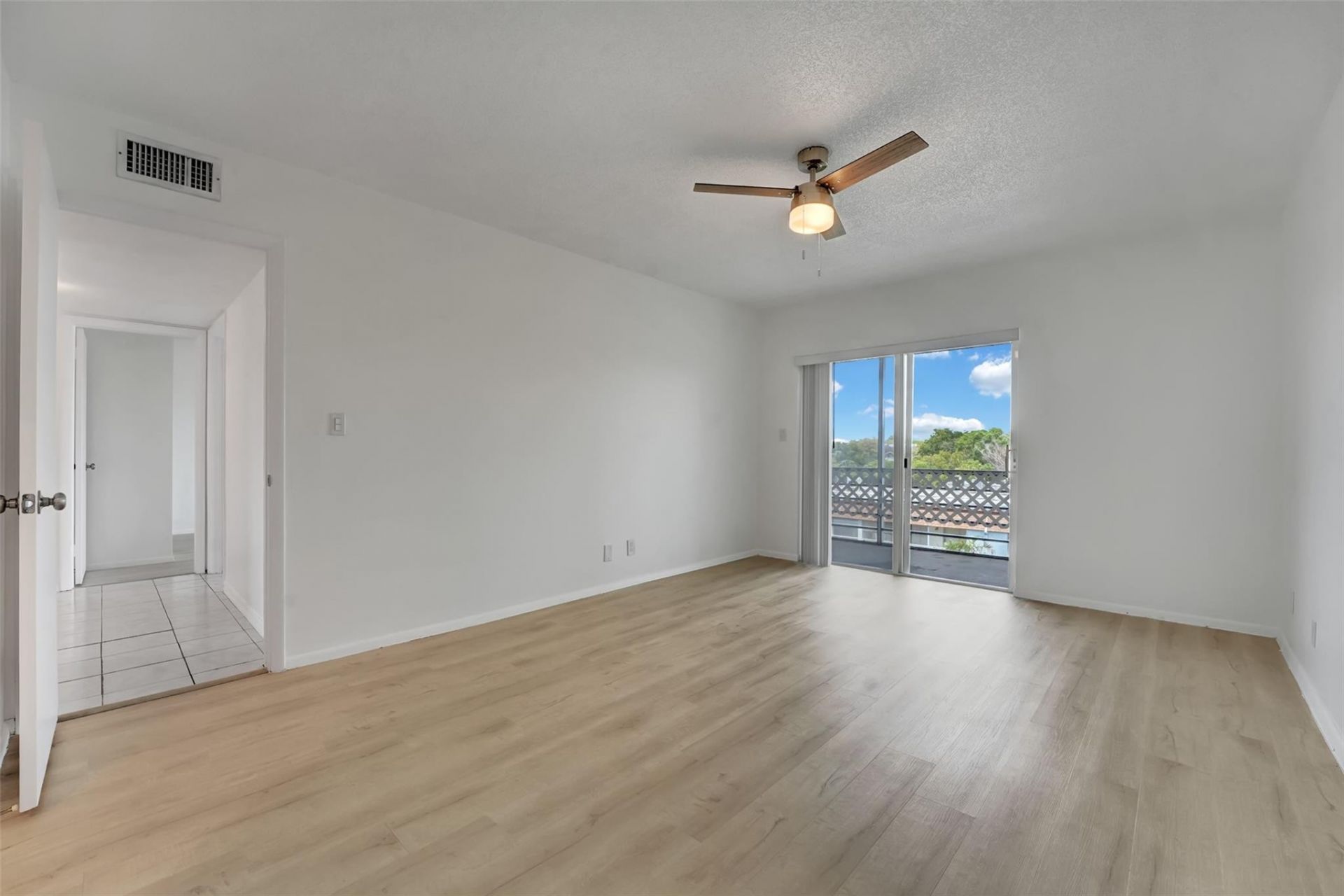 6289 Lear Drive, Unit 403, Lake Worth, FL 33462 Photo