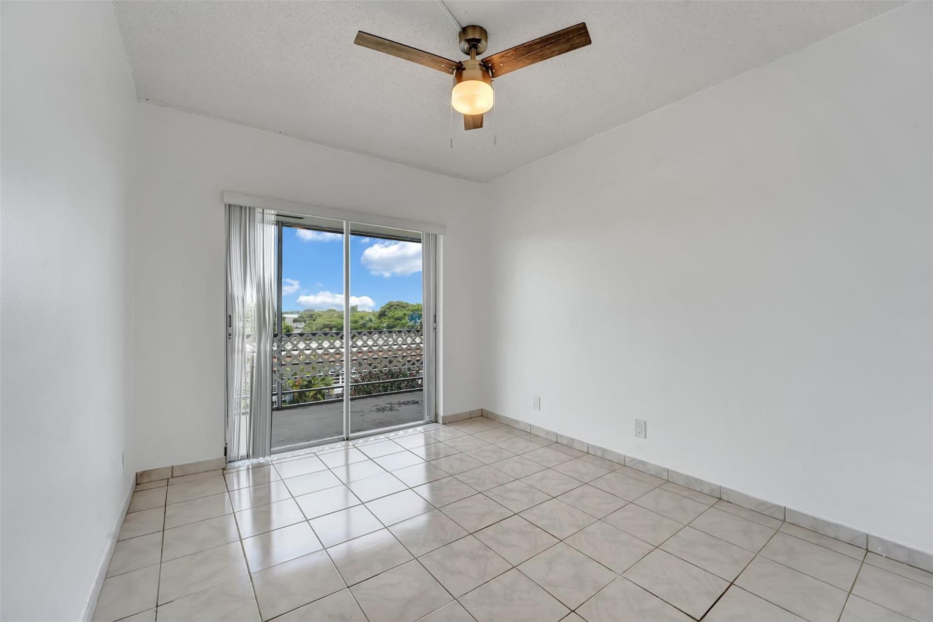 6289 Lear Drive, Unit 403, Lake Worth, FL 33462 Photo