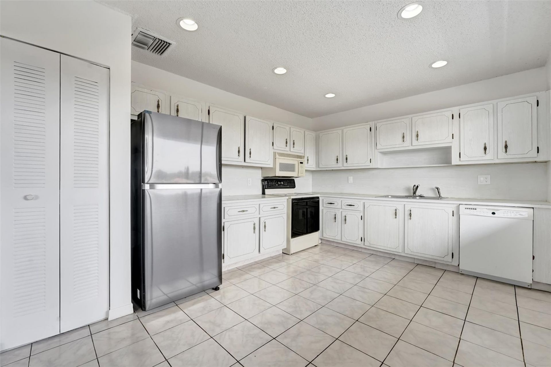 6289 Lear Drive, Unit 403, Lake Worth, FL 33462 Photo