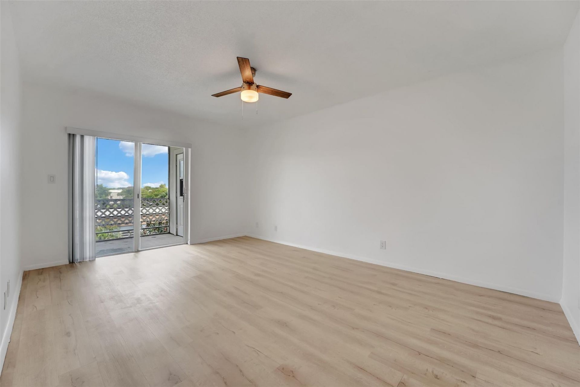 6289 Lear Drive, Unit 403, Lake Worth, FL 33462 Photo