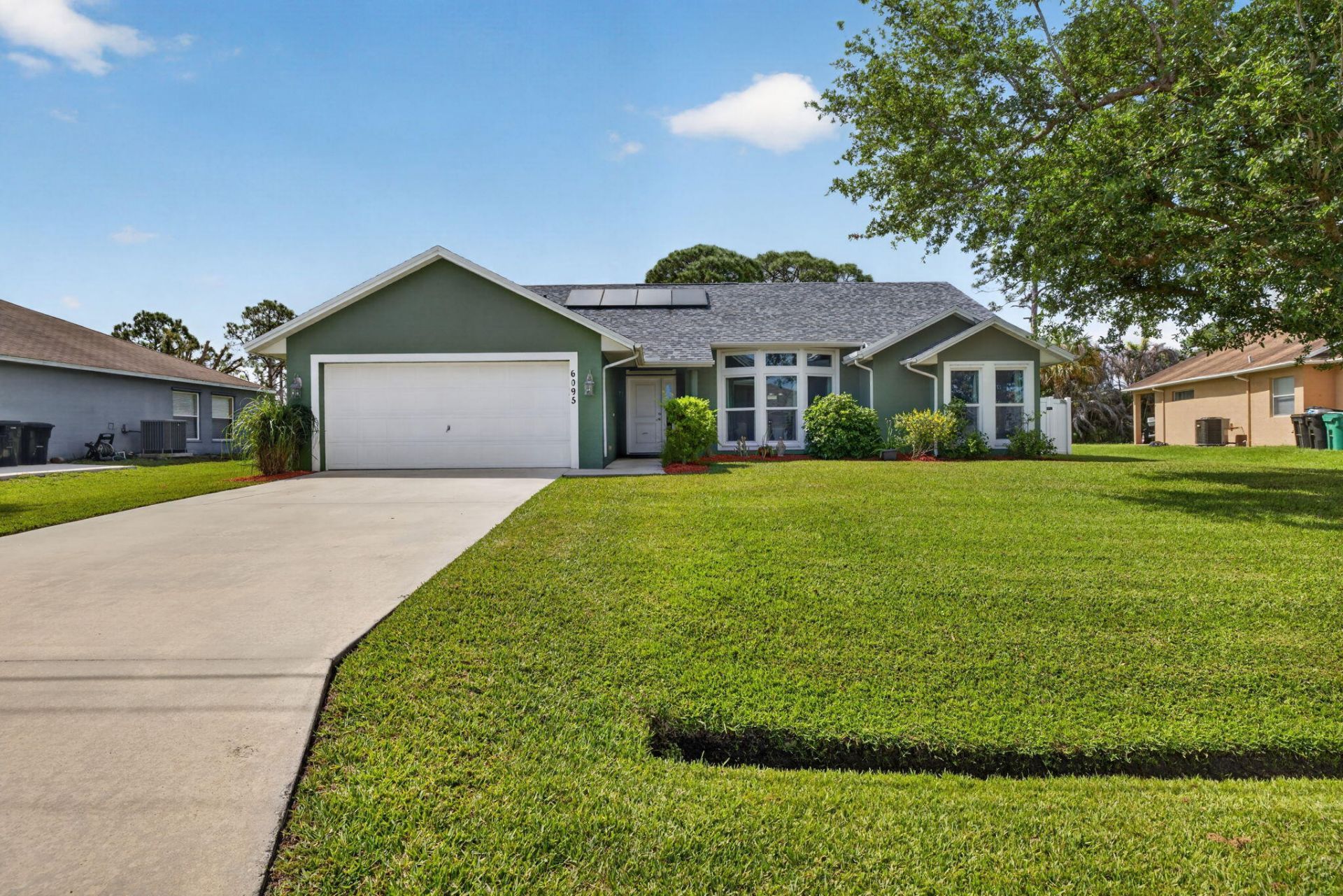 6095 NW East Deville Circle, Port Saint Lucie, FL 34986 Photo