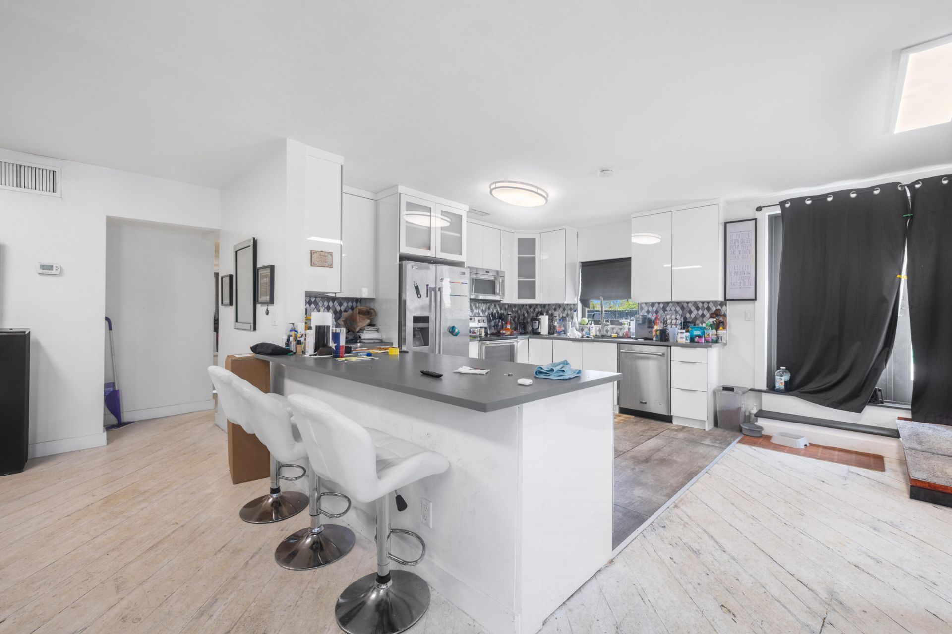 1914 N Dixie Highway, Lake Worth Beach, FL 33460 Photo