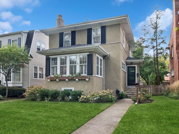 2216 Forestview Road, Evanston, IL 60201