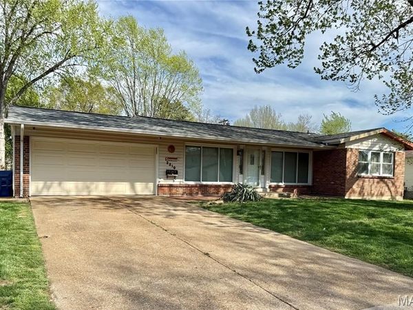 2210 Spoonwood Lane , St Louis, MO 63033