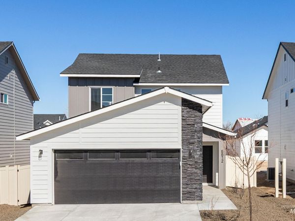 976 Thunderbolt St, Mountain Home, ID 83647