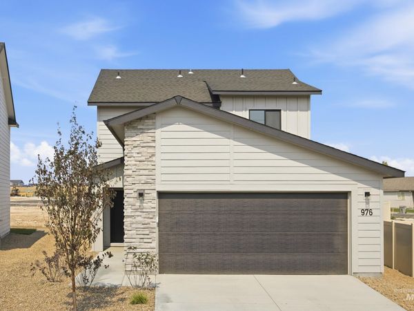 976 Thunderbolt St, Mountain Home, ID 83647