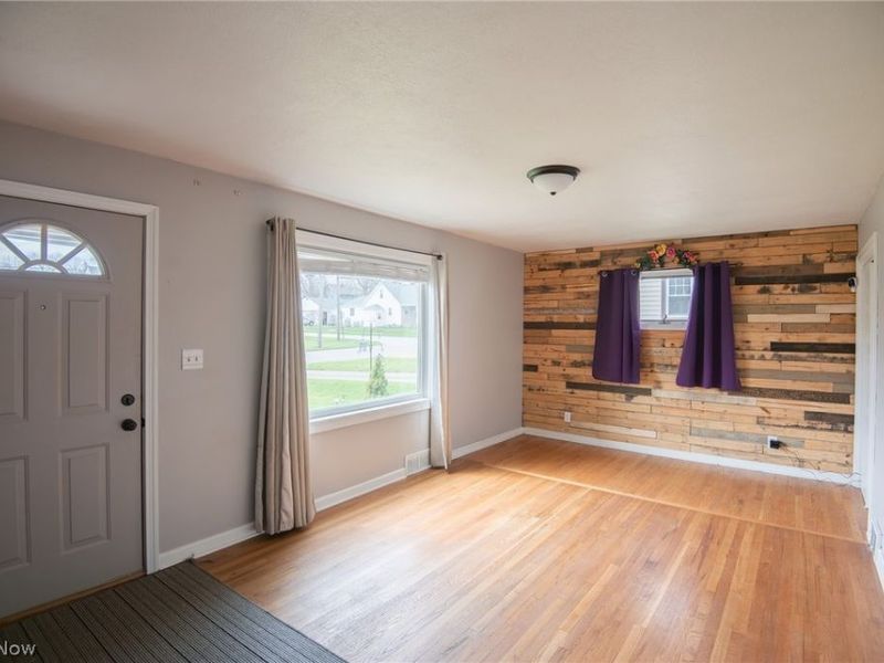 107 Renee Drive, Struthers, OH 44471 Photo 3