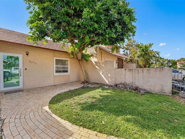 8616 SW 103rd Ave, Miami, FL 33173