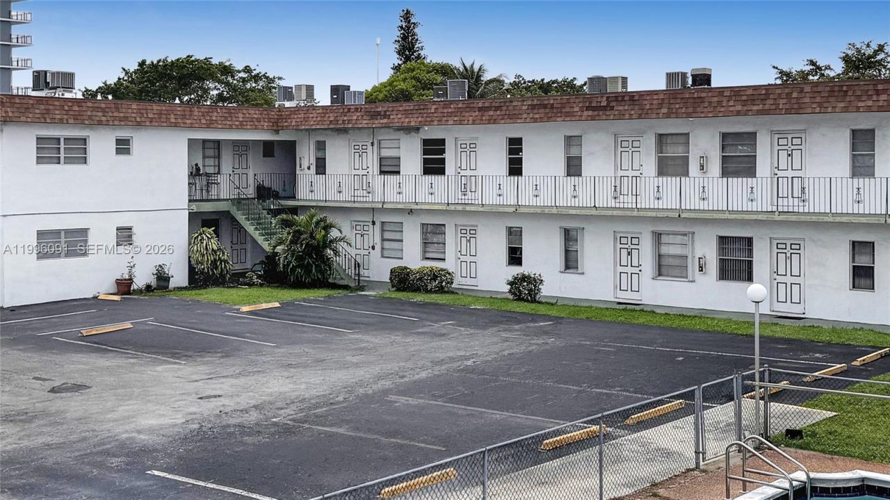 2219 Polk St, Unit 8A, Hollywood, FL 33020 Photo