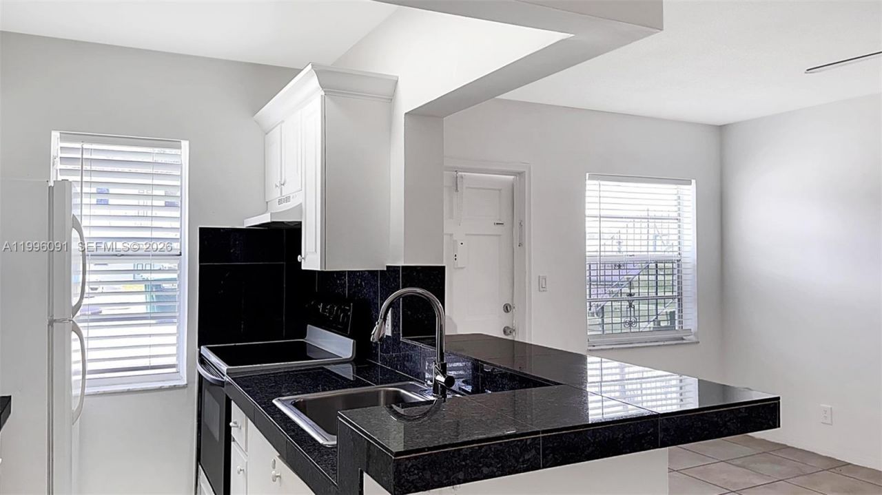 2219 Polk St, Unit 8A, Hollywood, FL 33020 Photo