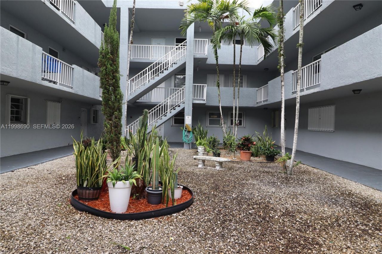 6095 W 18th Ave, Unit S107, Hialeah, FL 33012 Photo