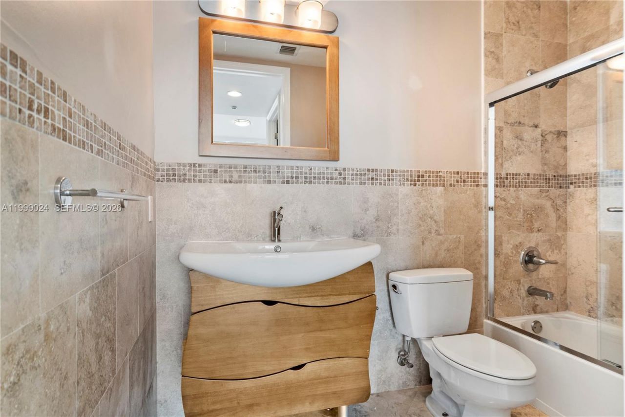 1090 NW N River Dr, Unit 402, Miami, FL 33136 Photo