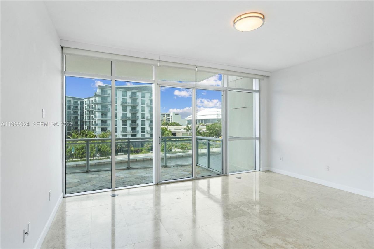 1090 NW N River Dr, Unit 402, Miami, FL 33136 Photo