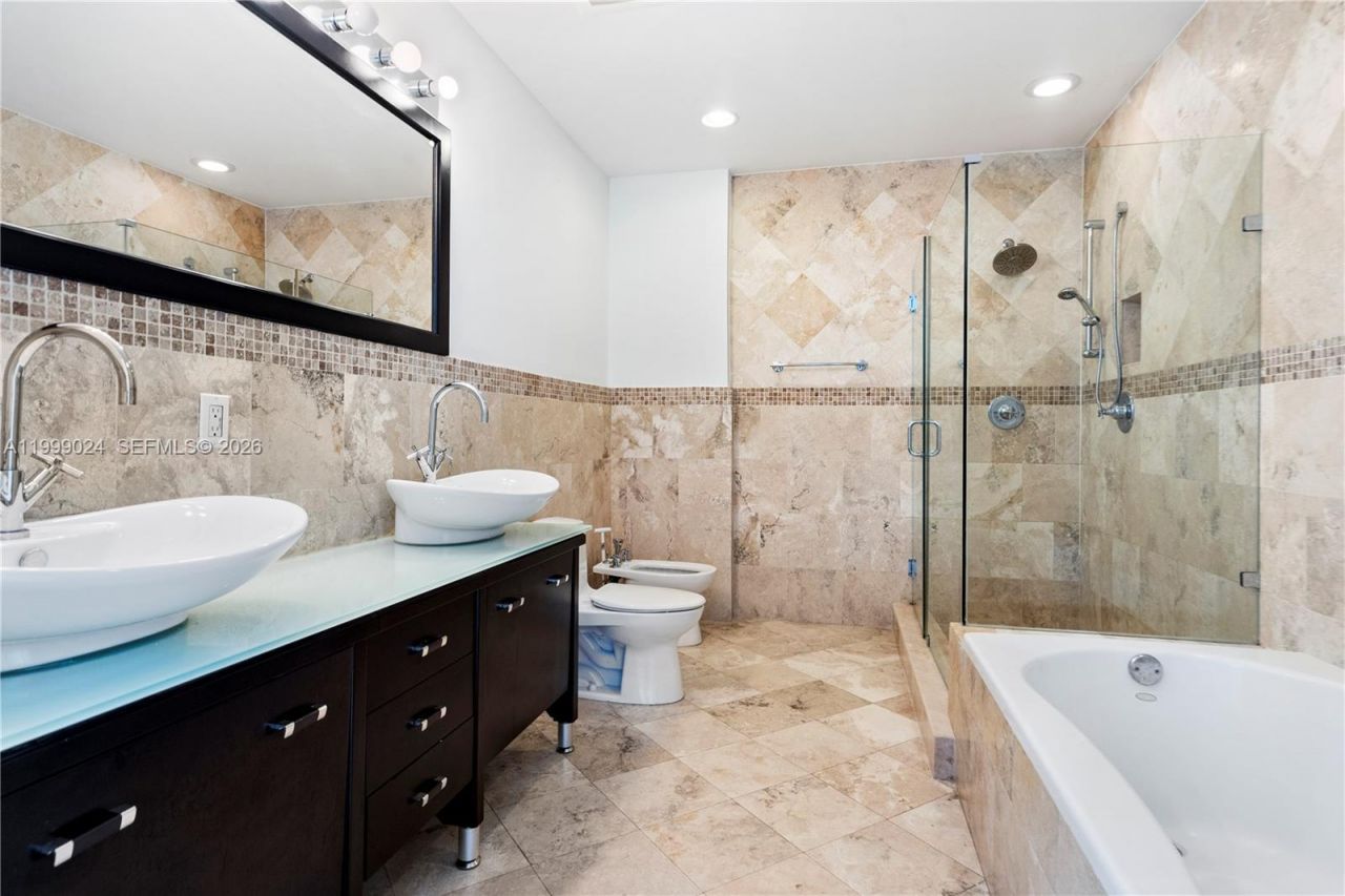 1090 NW N River Dr, Unit 402, Miami, FL 33136 Photo