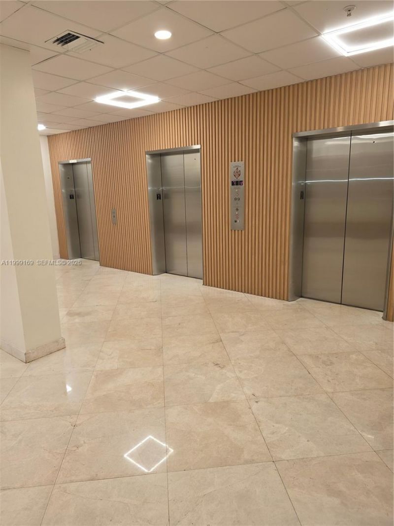 2780 NE 183rd St, Unit 1802, Aventura, FL 33160 Photo