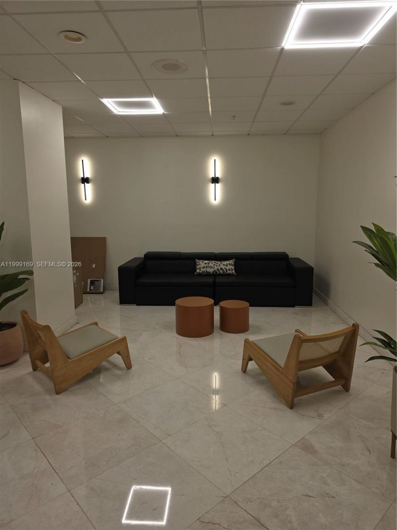 2780 NE 183rd St, Unit 1802, Aventura, FL 33160 Photo