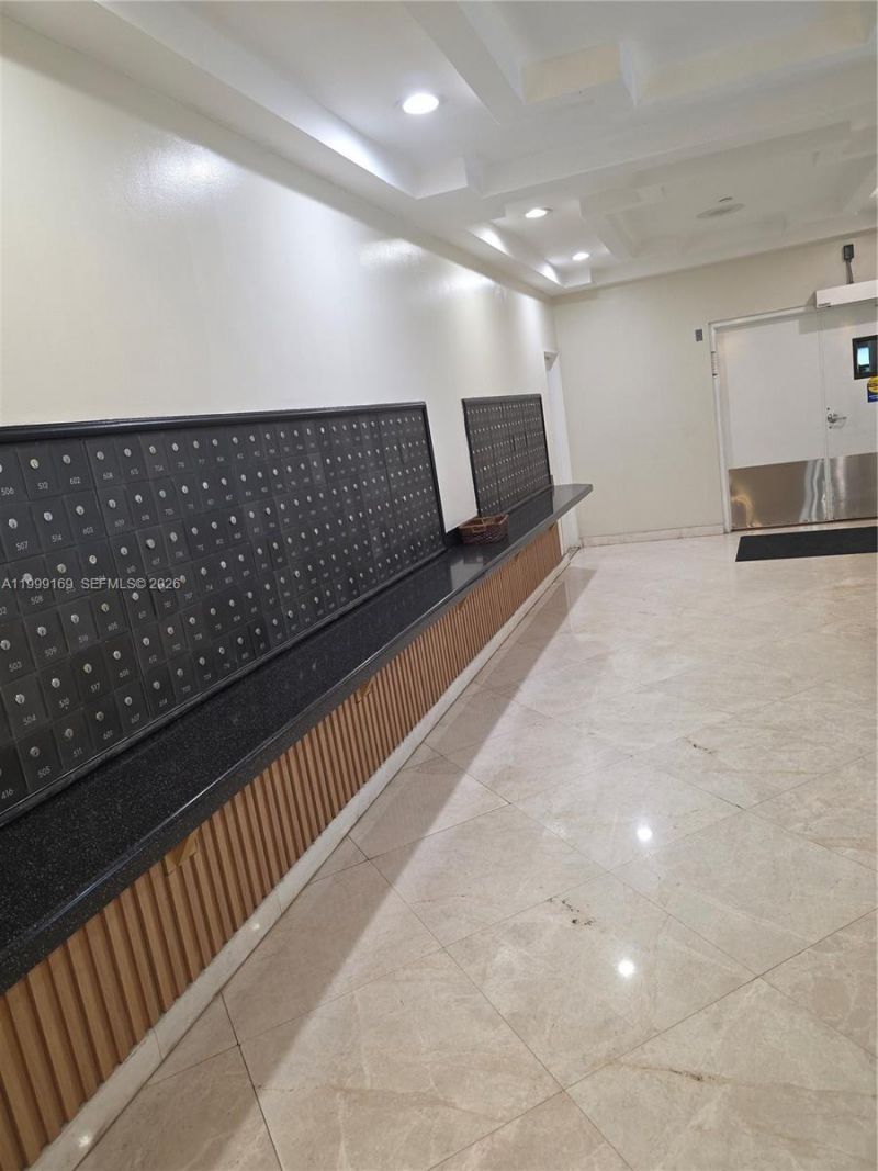 2780 NE 183rd St, Unit 1802, Aventura, FL 33160 Photo