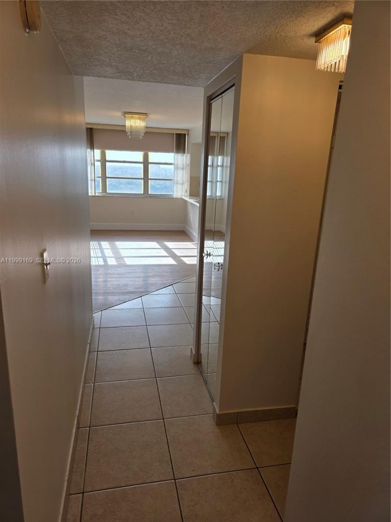 2780 NE 183rd St, Unit 1802, Aventura, FL 33160 Photo
