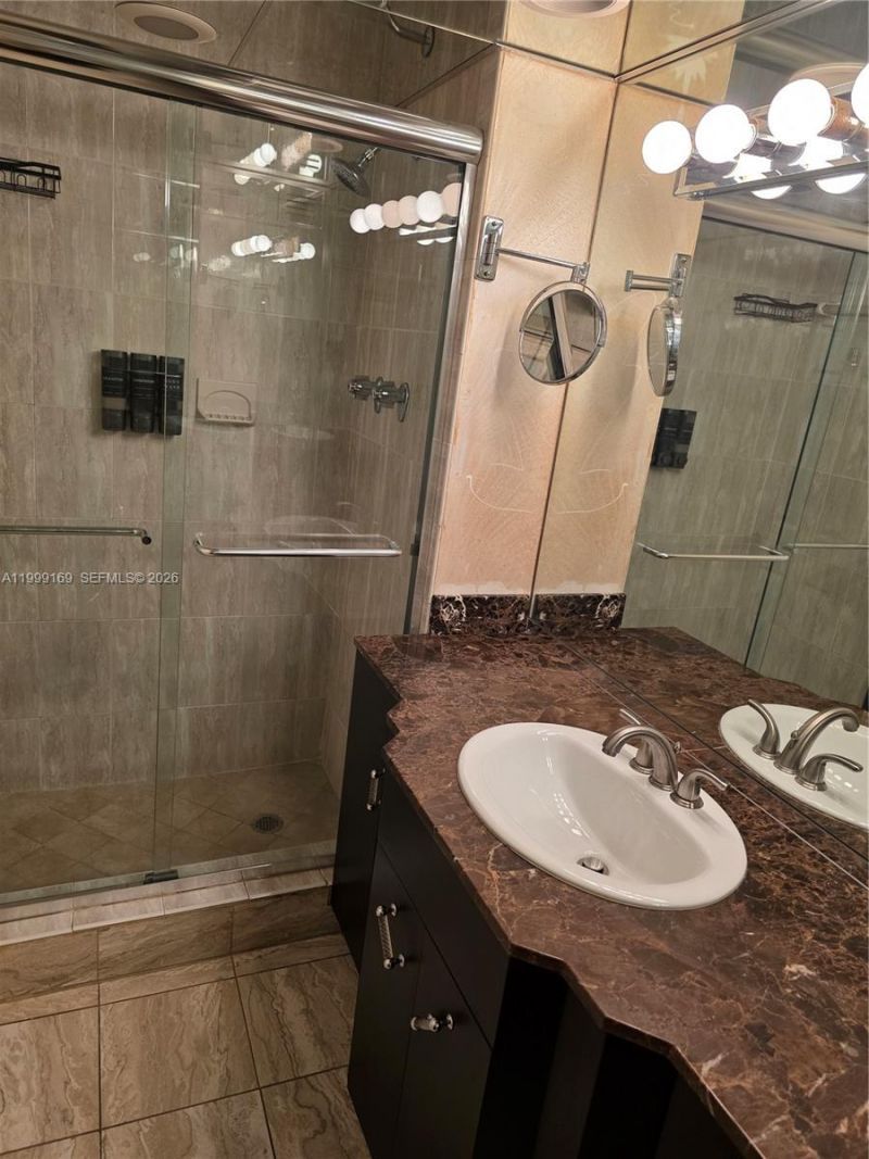 2780 NE 183rd St, Unit 1802, Aventura, FL 33160 Photo