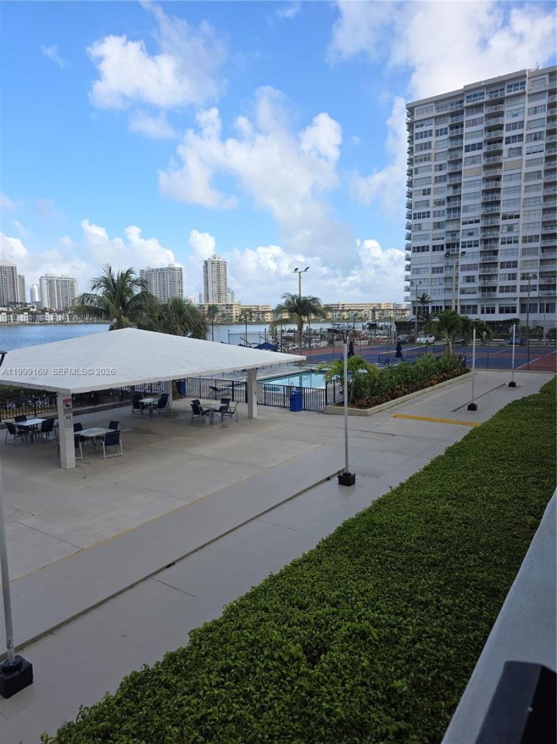 2780 NE 183rd St, Unit 1802, Aventura, FL 33160 Photo