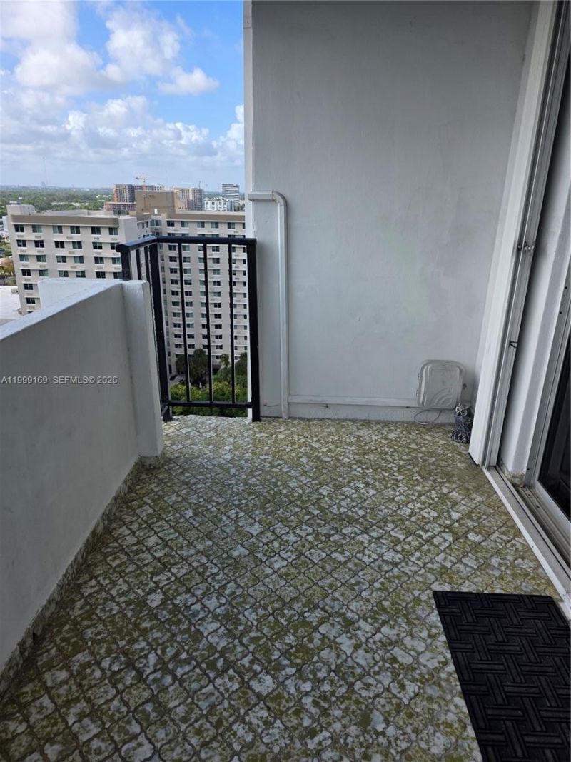 2780 NE 183rd St, Unit 1802, Aventura, FL 33160 Photo
