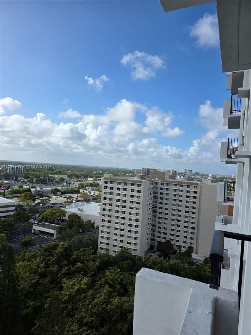 2780 NE 183rd St, Unit 1802, Aventura, FL 33160 Photo