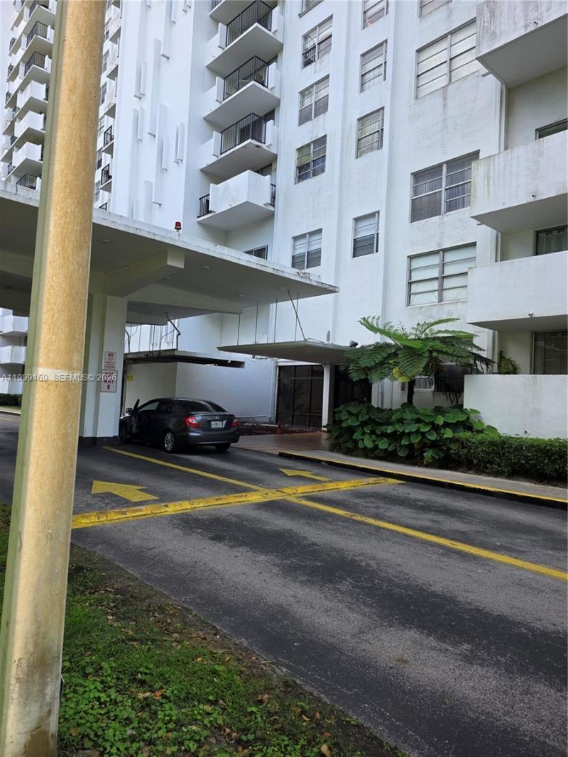 2780 NE 183rd St, Unit 1802, Aventura, FL 33160 Photo