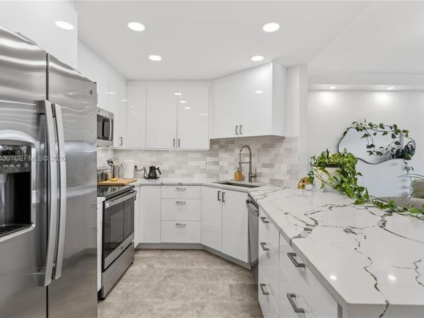 340 Sunset Dr, Unit 407, Fort Lauderdale, FL 33301