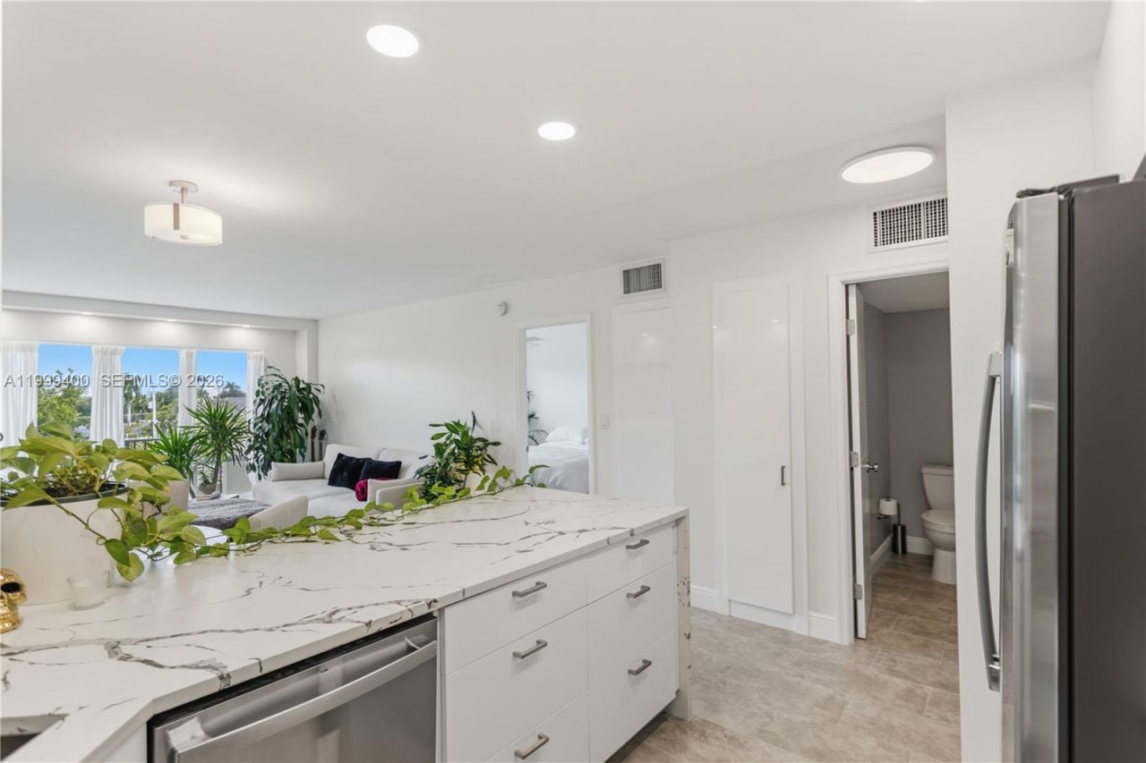 340 Sunset Dr, Unit 407, Fort Lauderdale, FL 33301 Photo