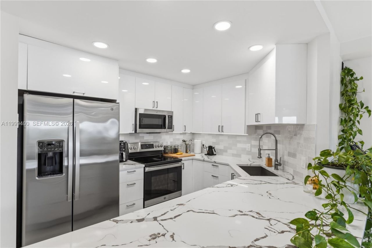 340 Sunset Dr, Unit 407, Fort Lauderdale, FL 33301 Photo