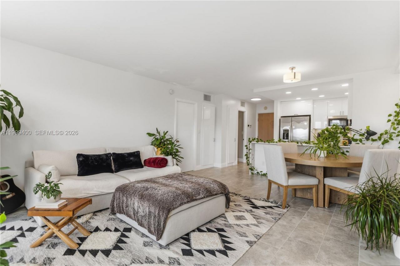 340 Sunset Dr, Unit 407, Fort Lauderdale, FL 33301 Photo