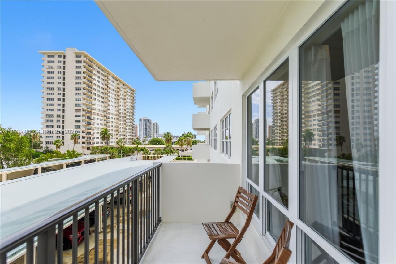 340 Sunset Dr, Unit 407, Fort Lauderdale, FL 33301 Photo
