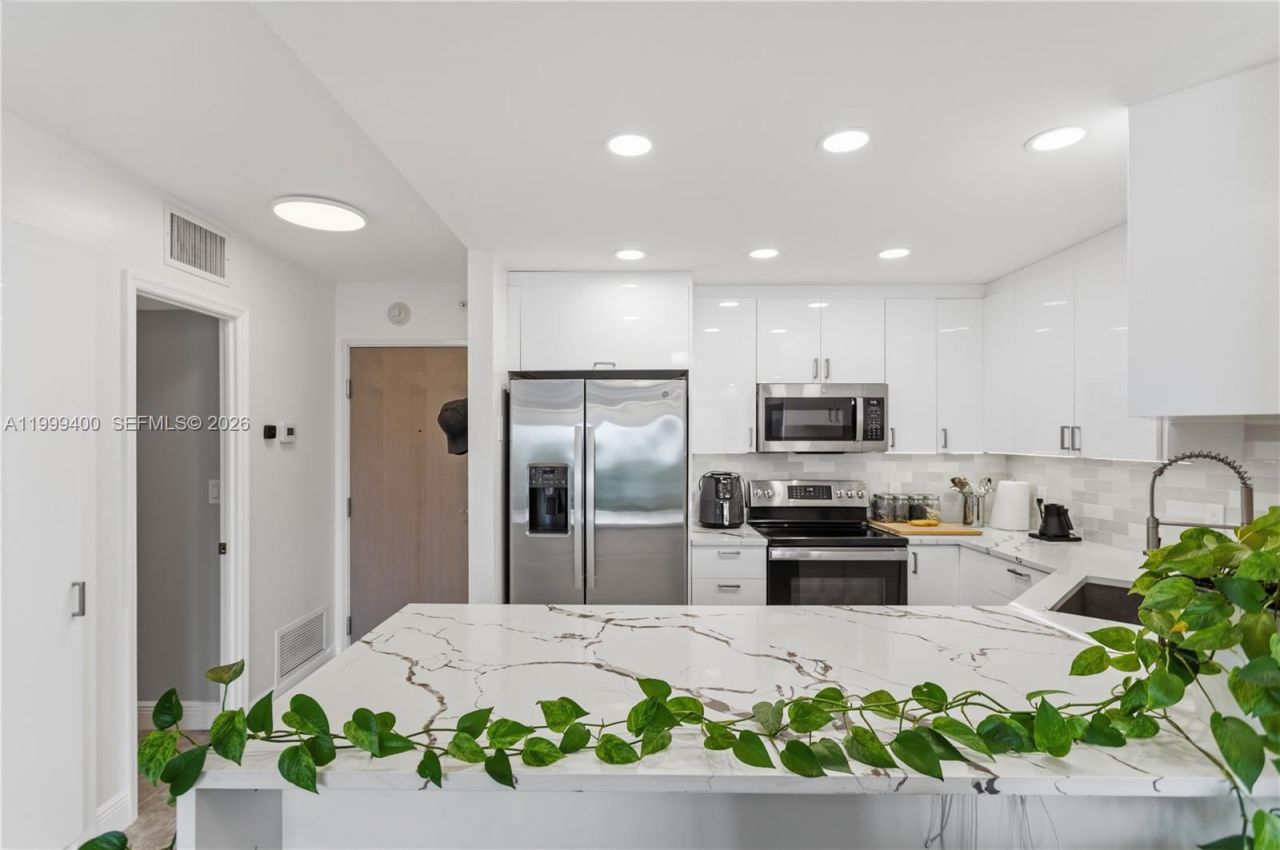 340 Sunset Dr, Unit 407, Fort Lauderdale, FL 33301 Photo