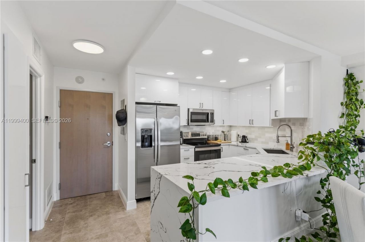 340 Sunset Dr, Unit 407, Fort Lauderdale, FL 33301 Photo