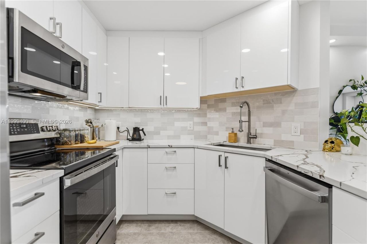 340 Sunset Dr, Unit 407, Fort Lauderdale, FL 33301 Photo