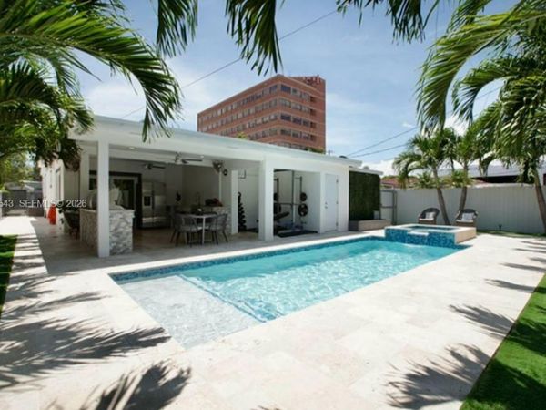 3675 SW 26th St , Miami, FL 33133