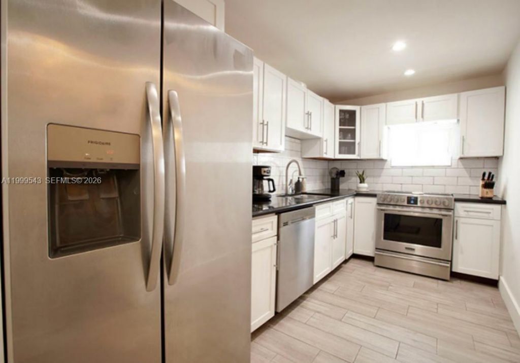 3675 SW 26th St , Miami, FL 33133 Photo