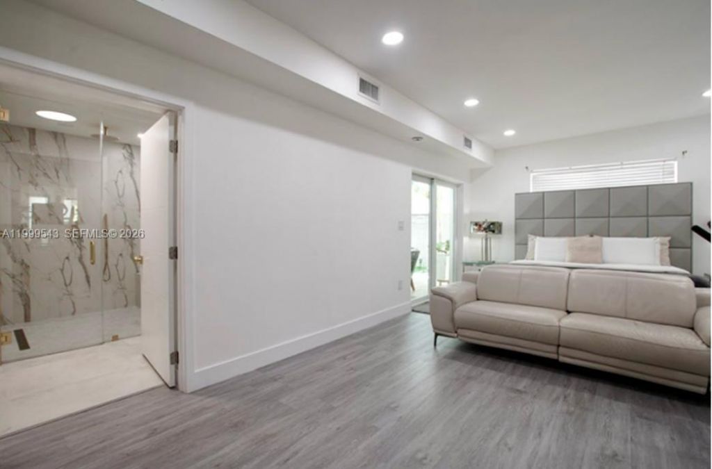 3675 SW 26th St , Miami, FL 33133 Photo