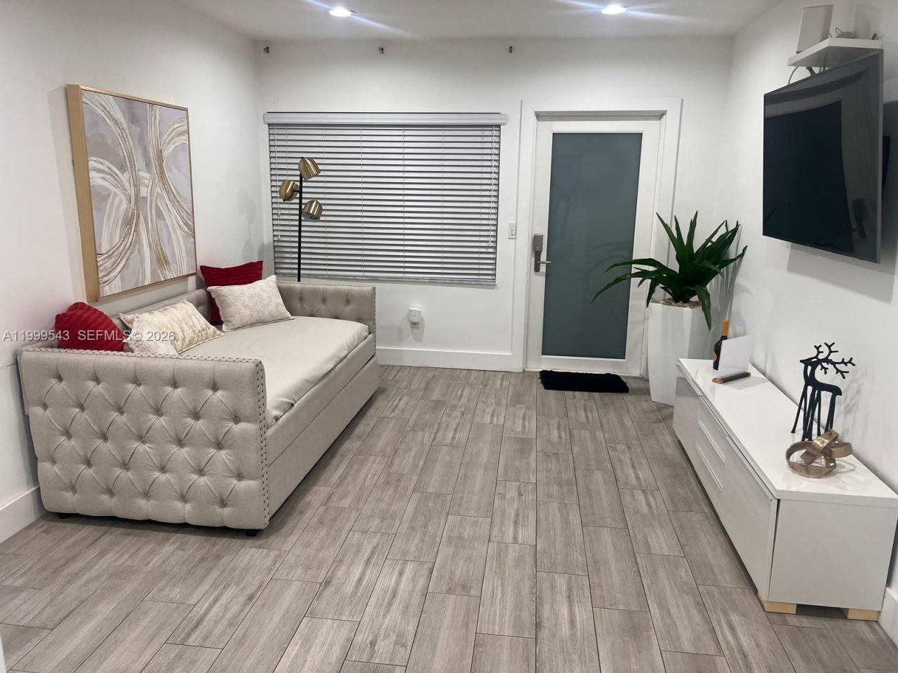 3675 SW 26th St , Miami, FL 33133 Photo