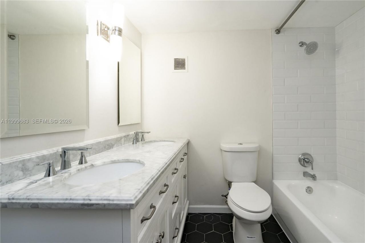 1200 West Ave, Unit 531, Miami Beach, FL 33139 Photo